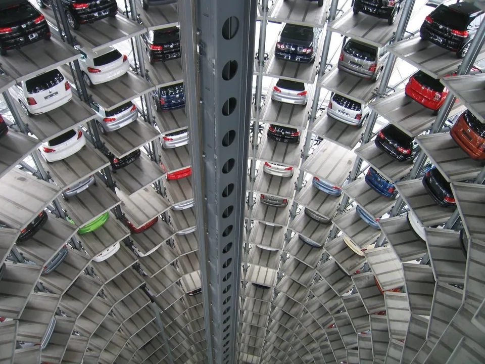 Çok katlı otopark kulesi